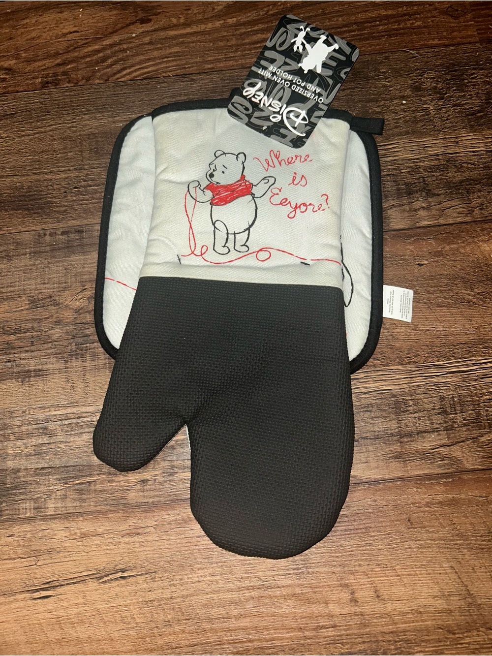 Disney Winnie the Pooh Oven Mitt and Pot Holder Set